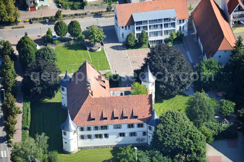 KIRCHHAUSEN - HEILBRONN from above - Das Deutschordensschloss in Kirchhausen, einem Stadtteil von Heilbronn im nördlichen Baden-Württemberg, ist ein ehemaliges Wasserschloss des Deutschen Ordens, das in den Jahren 1572 bis 1576 im Stil der Renaissance erbaut wurde. The German Order Castle in Kirchhausen, a district of Heilbronn in northern Baden-Württemberg, is a former water castle of the Teutonic Order, which was built in the years 1572 to 1576 in the style of the Renaissance.