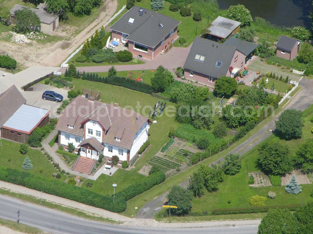 Aerial photograph Dewitz / Lindethal - Dewitz/Lindethal - Mecklenburg-Vorpommern verschiedene Einfamilienhäuser