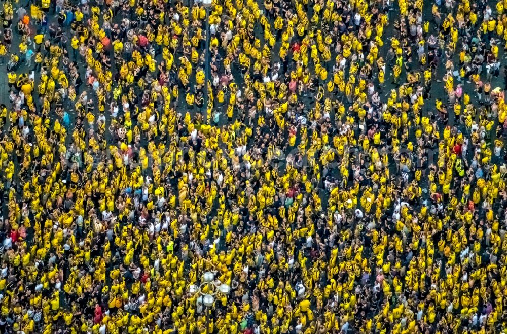 Aerial photograph Dortmund - BVB Borussia Football Fans at the Friedensplatz for public viewing in Dortmund in the state North Rhine-Westphalia, Germany