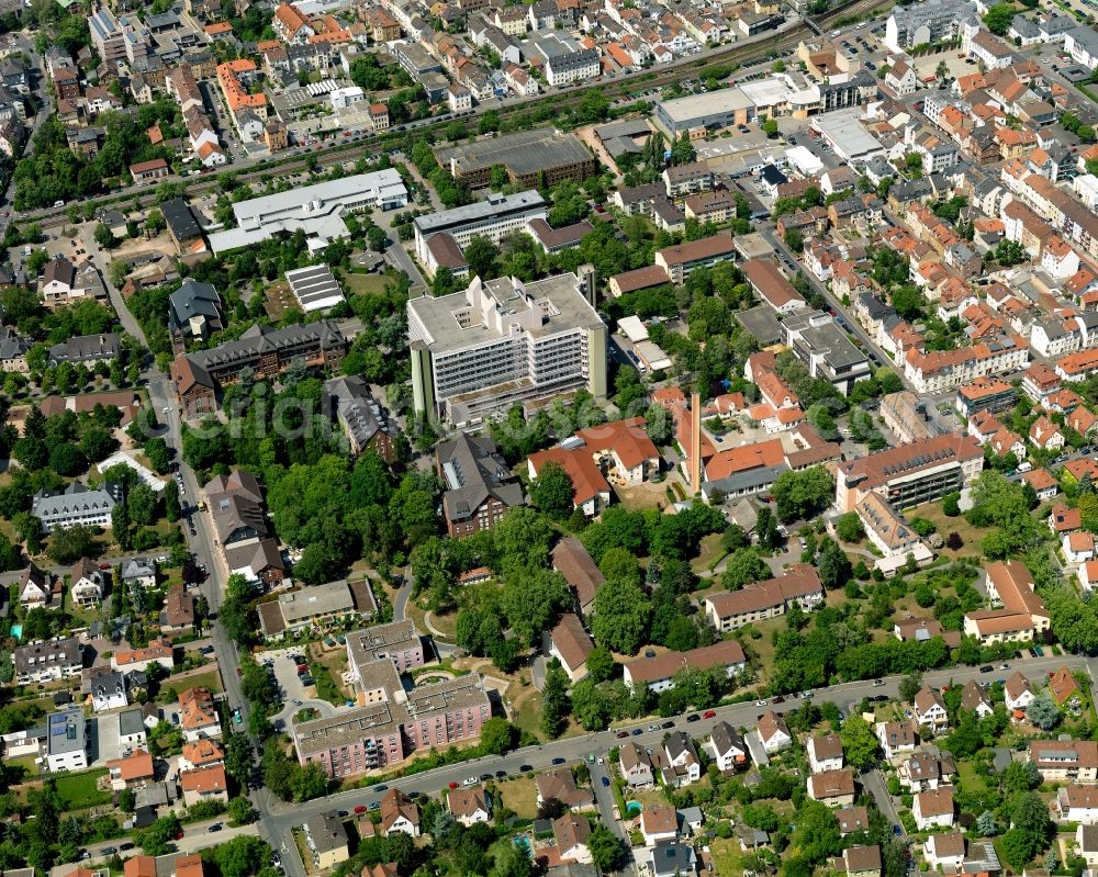 Aerial image Bad Kreuznach - Diakonie Hospital of Bad Kreuznach in the state of Rhineland-Palatinate. Bad Kreuznach is a spa town and county capital and is located on the rivers Nahe and Ellerbach. Apart from historic buildings and parts of the town, there are also several residential areas with multi-family homes and estates like here, around the Diakonie hospital