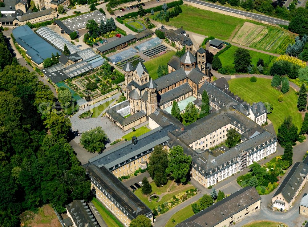 Glees from the bird's eye view: The Abbey of Maria Laach is one, four kilometers north of Mendig in the Eifel on the denunciation of the local municipality in the district of Ahrweiler Glees situated high medieval monastery, the 1093-1216 has been a foundation of Henry II and his wife Adelheid Laach built. They received their current name in 1863