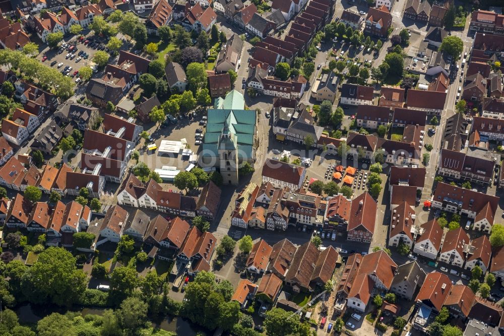 Rheda-Wiedenbrück from the bird's eye view: The Saint Aegidius church in the city centre of Rheda-Wiedenbrueck in the state North Rhine-Westphalia.The Saint Aegidius church is located at Kirchplatz