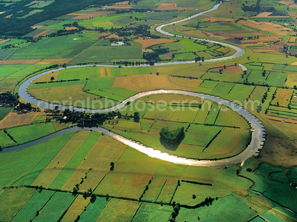 Frankenfeld from above - The river Aller in the Bosse part of the district of Frankenfeld in the state of Lower Saxony. The river is a side river of the Weser, which runs to the North West through the states of Saxony-Anhalt and Lower Saxony. In the area of Frankenfeld, it runs in regulated bends through the agricultural landscape