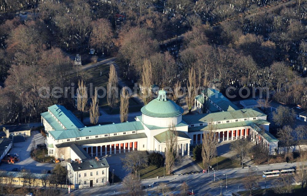 München-Obergiesing from above - Die Aussegnungshalle des Ostfriedhofs am Sankt-Martins-Platz in München-Obergiesing. Hier wurde unter an derem der Modeschöpfer Rudolph Moshammer bestattet. The mortuary chapel of the east cemetry at the Sankt-Martins-Platz in Munich-Obergiesing. friedhof.stadt-muenchen.net