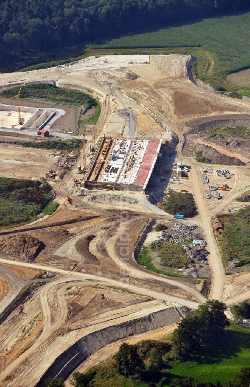 Bielefeld from the bird's eye view: View of the construction site of the interchange in Bielefeld, which will connect the motorway A 33 to the Ostwestfalendamm