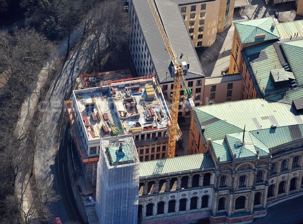 Aerial photograph München - Die Baustelle des Erweiterungsbaus am Bayerischen Landtag ( Maximilianeum ) an der Max-Plack-Straße in München. Das Gebäude soll die akute Raumnot beseitigen und ist ein Projekt des Staatlichen Bauamtes München 2 und der BAM Deutschland AG. The construction site of the annex building / extension building of the Bavarian Parliament at the Max-Plack-Strasse in Munich.