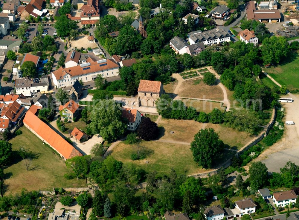 Lorsch from above - The monastery of Lorsch was a Benedictine abbey in southern Hesse circle mountain road in Germany. It was founded in 764 and was up to the high Middle Ages, a power, humanities and culture. 1232 came to the monastery archbishopric of Mainz, 1461, it was pawned to the Palatinate, which abolished the monastery 1564th