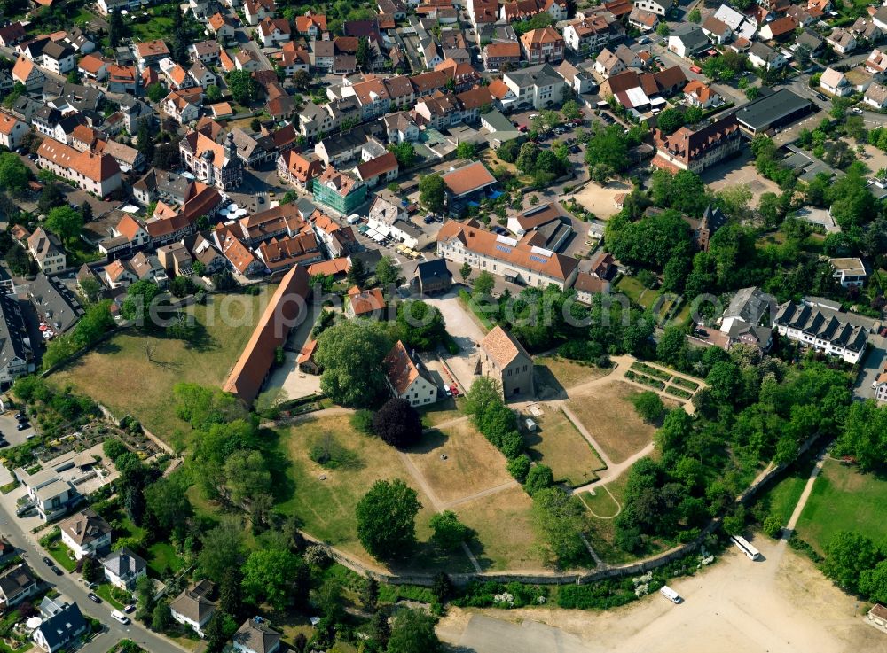 Lorsch from the bird's eye view: The monastery of Lorsch was a Benedictine abbey in southern Hesse circle mountain road in Germany. It was founded in 764 and was up to the high Middle Ages, a power, humanities and culture. 1232 came to the monastery archbishopric of Mainz, 1461, it was pawned to the Palatinate, which abolished the monastery 1564th