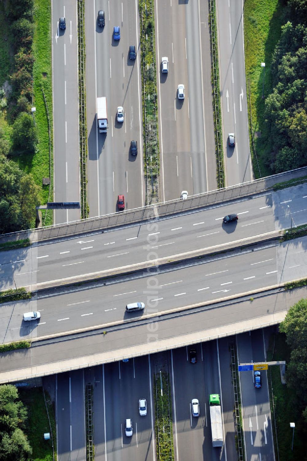 Aerial image Köln - Die Brücke des Autobahnkreuzes Köln-West bei Leverkusen in Köln. The bridge of the freeway interchange Cologne-West near by Leverkusen in Cologne.