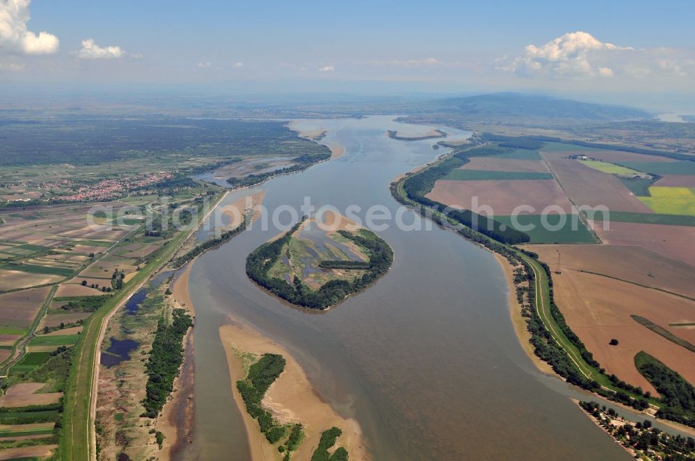 Dubovac from the bird's eye view: The Danube with the nature reserve Deliblatska Pescara in Dubovac in Serbia