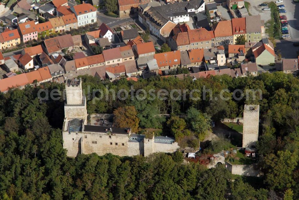 Aerial image Eckartsberga - Blick auf die Eckartsburg, die vermutlich Ende des 10. Jahrhunderts erbaut wurde. Bereits 1861 wurde eine Restauration auf der Burg eingerichtet. Heute ist sie ein beliebtes Ausflugsziel. Kontakt: Eckartsburg, 06648 Eckartsberga, Tel.: 034467 / 20415.