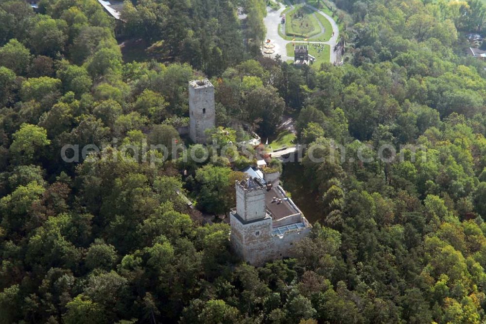 Aerial image Eckartsberga - Blick auf die Eckartsburg und den Ort Eckartsberga. Die Burg wurde vermutlich Ende des 10. Jahrhunderts erbaut. Bereits 1861 wurde eine Restauration auf der Burg eingerichtet. Heute ist sie ein beliebtes Ausflugsziel. Kontakt: Eckartsburg, 06648 Eckartsberga, Tel.: 034467 / 20415.