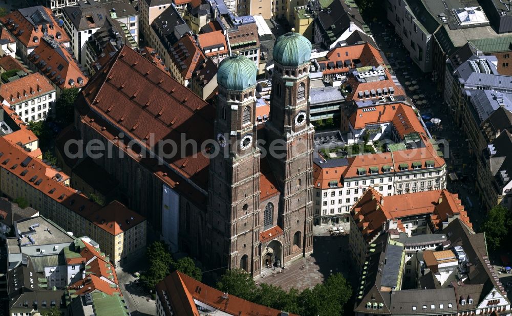 Aerial photograph München - The late-Gothic Cathedral of Unserer Lieben Frau in Munich's old town, often called the Frauenkirche, a cathedral and is the symbol of the Bavarian capital Munich, in Bavaria