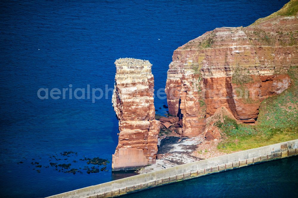 Helgoland from the bird's eye view: The detached rock needle / surf pillars Tall Anna on Helgoland in Schleswig-Holstein