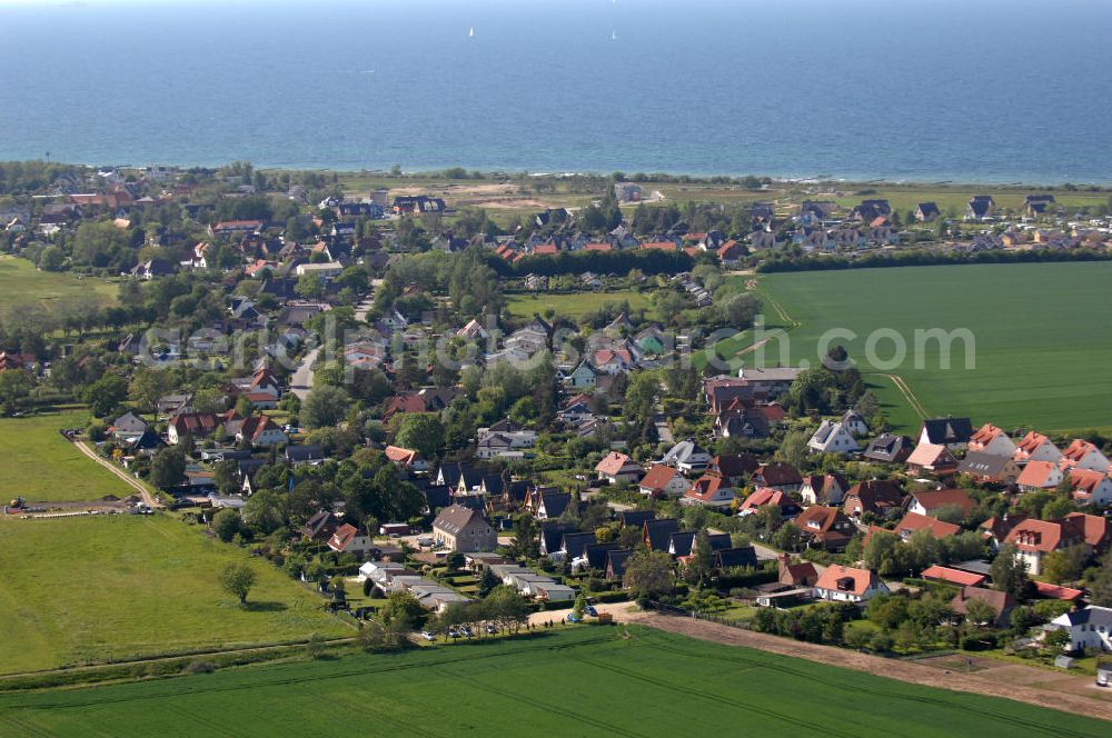 Börgerende-Rethwisch from the bird's eye view: Blick auf die Gemeinde Börgerende-Rethwisch an der Ostsee. Die Gemeinde hat ca. 1.800 Einwohner und liegt direckt am Naturschutzgebiet Conventer Niederung zwischen den Ostseebädern Warnemünde und Heiligendamm. Kontakt: Gemeinde Börgerende-Rethwisch, Seestraße 14, 18211 Börgerende, Tel. 038203 / 74973,