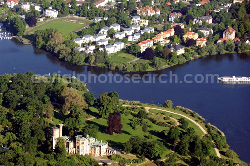 Aerial photograph Potsdam Babelsberg - Die Havel am Park Babelsberg mit dem Schloß Babelsberg. The Havel at the Park Babelsberg in Potsdam.