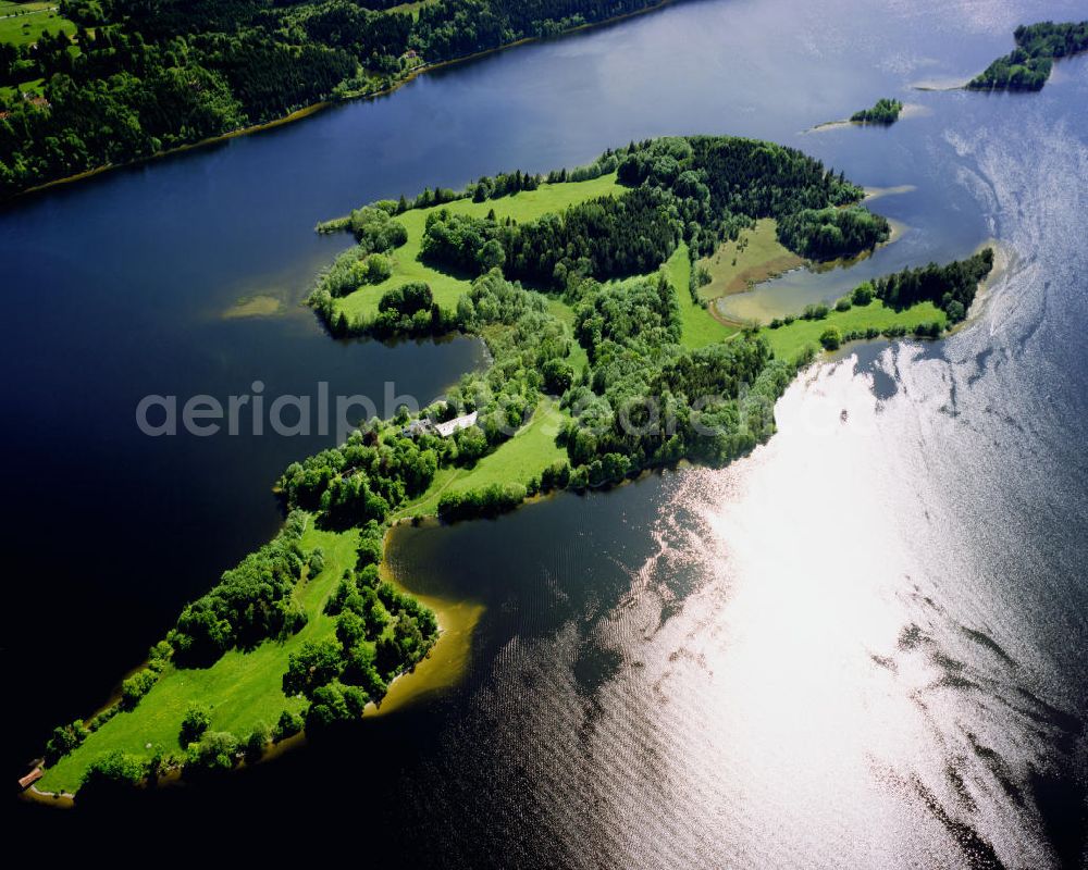 Aerial photograph Seehausen am Staffelsee - The island Wörth is the largest and only inhabited island in the Staffelsee with a population of about 5 people. Woerth is also the name of the corresponding smallest district of the municipality Seehausen am Staffelsee, which owns the island. The island is used for agriculture