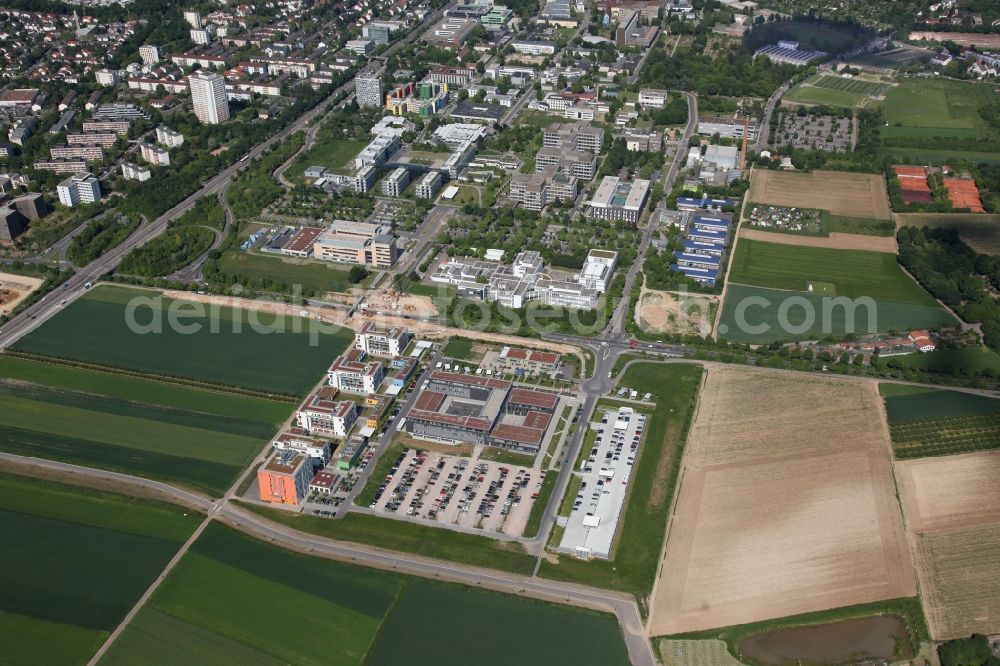 Mainz from the bird's eye view: The Johannes-Gutenberg-University of Mainz in the state of Rhineland-Palatinate. View of the student accommodation