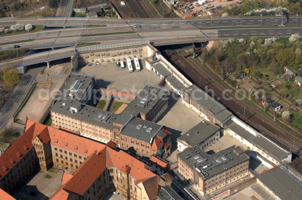 Aerial image MAGDEBURG - Blick auf die Justizvollzugsanstalt (JVA) Magdeburg und das Landgericht Magdeburg. Das Landgericht Magdeburg ist ein Gericht der ordentlichen Gerichtsbarkeit und eines von vier Landgerichten im Bezirk des Oberlandesgerichts Naumburg, dem einzigen Oberlandesgerichtsbezirk des Bundeslandes Sachsen-Anhalt. Es hat seinen Sitz in der Landeshauptstadt Magdeburg. Kontakt: Justizvollzugsanstalt Magdeburg, Halberstädter Str. 8a, 39112 Magdeburg; Postfach 18 61, 39008 Magdeburg, Tel. +49 (0)391 6 06 33 63, Fax +49 (0)391 6 06 34 09; Kontakt Landgericht Magdeburg: Halberstädter Str. 8, 39112 Magdeburg; Postfach 39 11 22, 39135 Magdeburg, Tel. +49 (0)391 606 0, Fax +49 (0)391 606 2069, e-mail: poststelle@lg-md.justiz.sachsen-anhalt.de