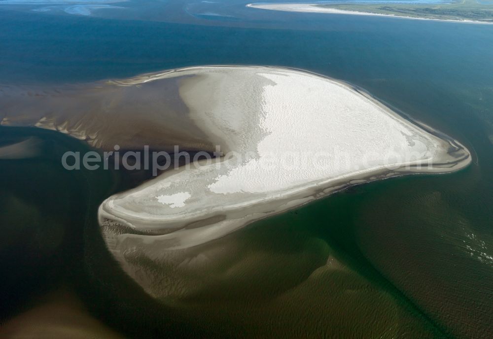 Juist from above - The Kachelotplate is a high sand that lies in the Lower Saxon Wadden Sea and the North Sea is reachable only by boat. The Kachelotplate is part of the protection zone of the Wadden Sea National Park and may not be entered. Also they must not be flown in boats surrounded by air or unnecessary