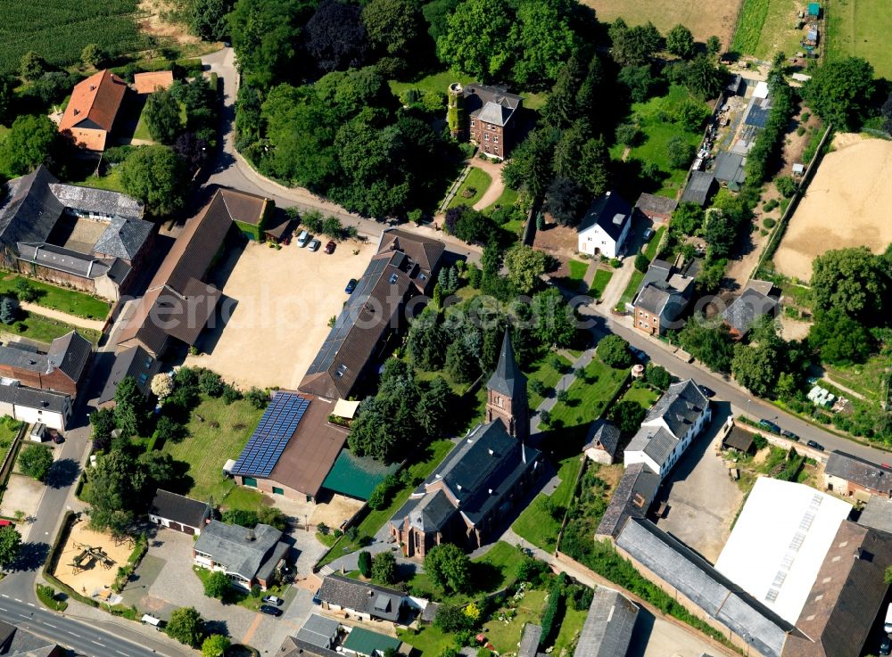 Kelz from above - In the village center stands the Catholic Church of St. Michael with its 50 meter high tower. Kelz is located on the former Coronation Street, which ran from Frankfurt to Aachen