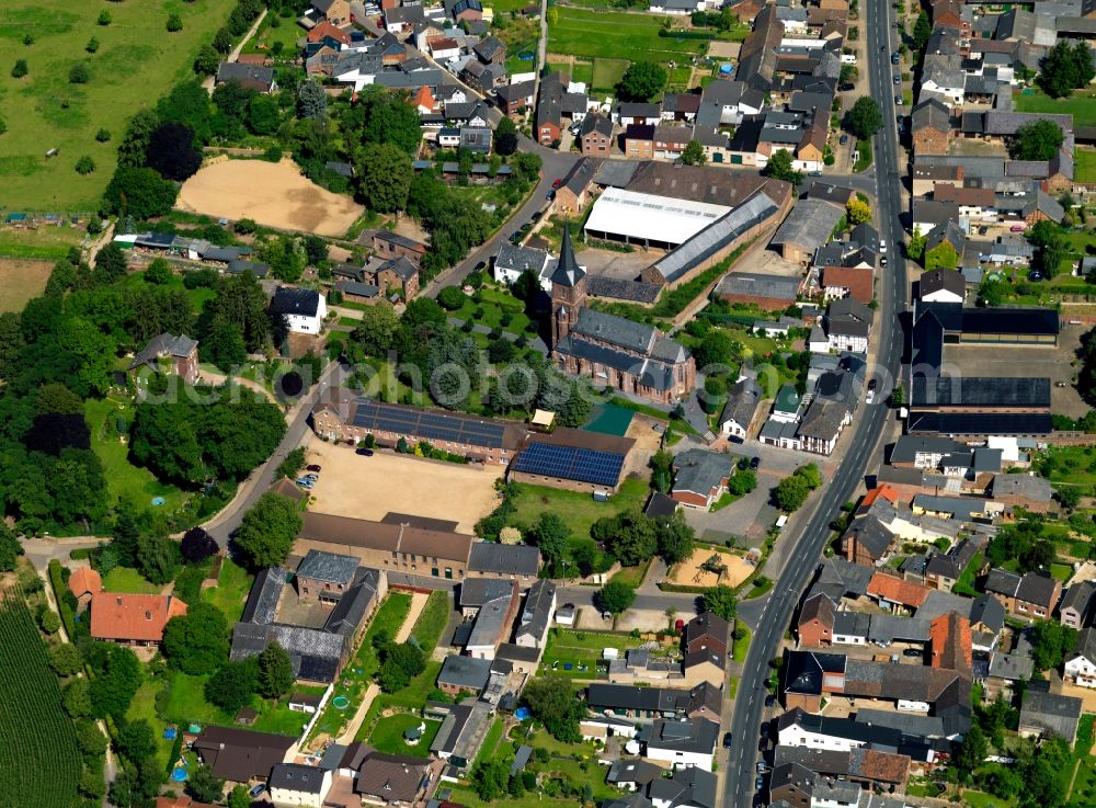 Kelz from the bird's eye view: In the village center stands the Catholic Church of St. Michael with its 50 meter high tower. Kelz is located on the former Coronation Street, which ran from Frankfurt to Aachen