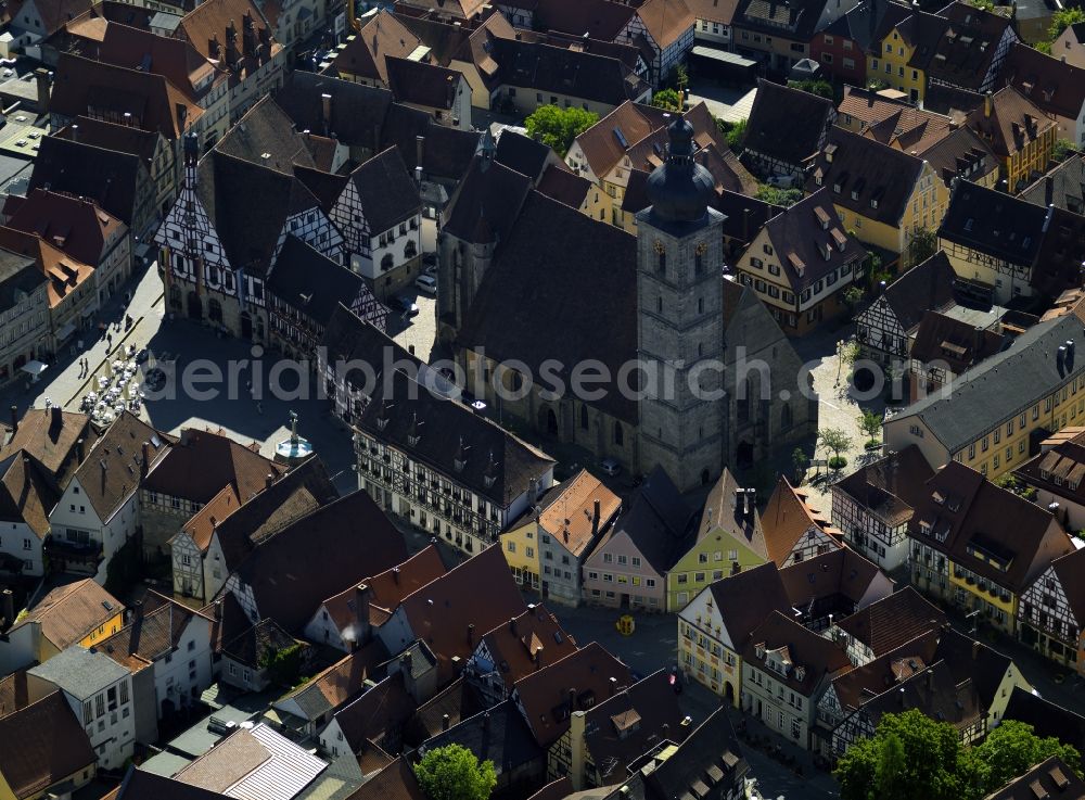 Forchheim from the bird's eye view: The church of St. Martin is a former collegiate in Forchheim in Bavaria. The St. Martin was founded in 1354 by dedicated pin of Bebenburg Leopold, Bishop of Bamberg, was dissolved in 1803 in the secularisation. The church became a parish church