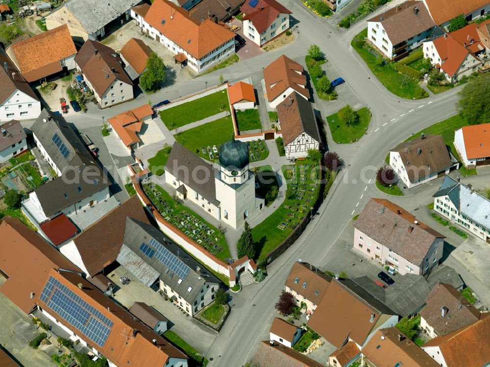 Neenstetten from the bird's eye view: The church is located in the center of the community Neenstetten. Surrounded the construction of the cemetery of the village. The front of the church is provided with a church wall