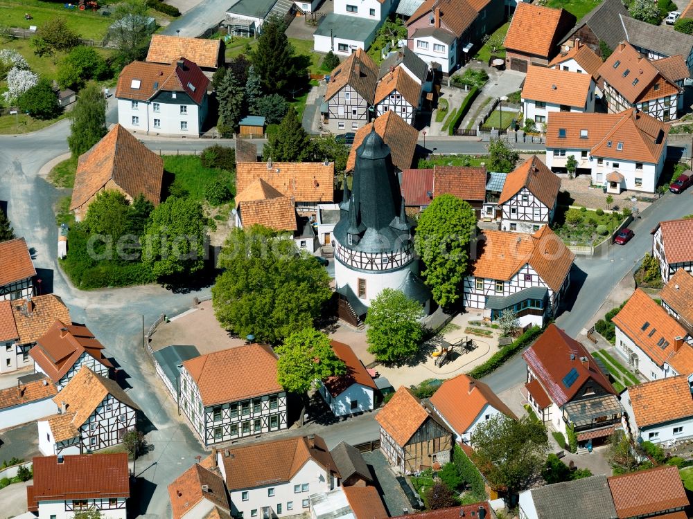 Aerial image Untersuhl - The round church Untersuhl because of its unique design is one of the most unusual churches in the Lutheran church Wartburg-Stiftung Eisenachkreis in Thuringia. It is located in the center of the listed place position in the district Untersuhl Gerst Unger