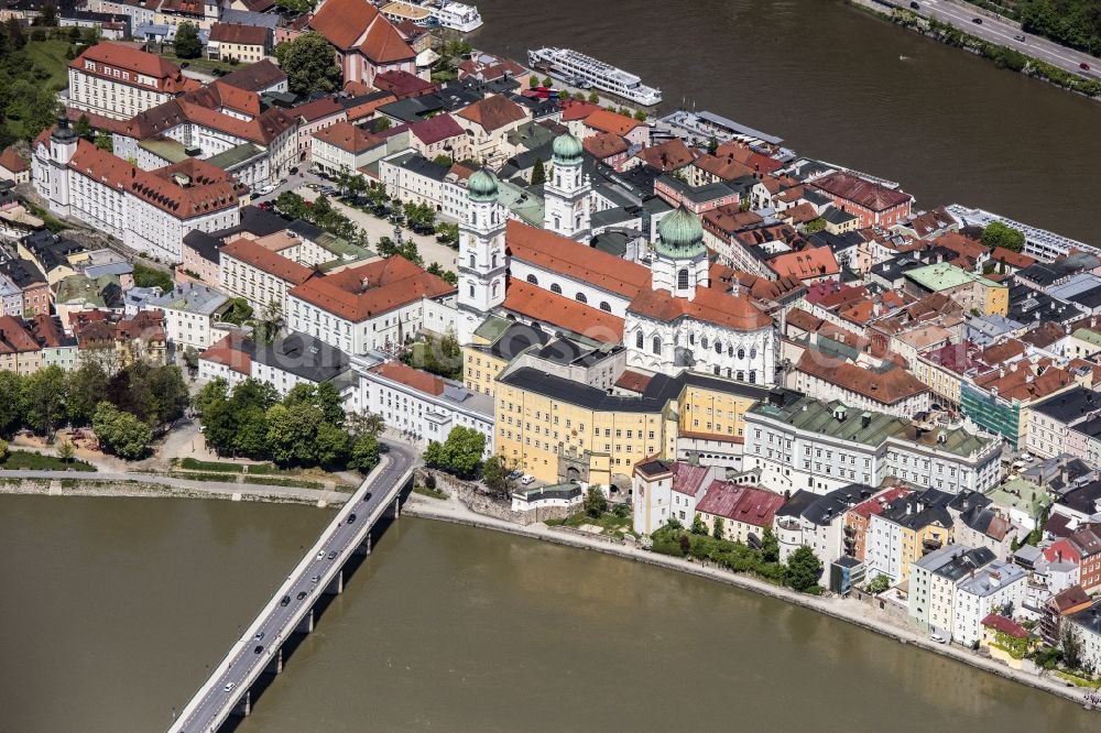 Passau from the bird's eye view: The university town of Passau in the state of Bavaria. Because of the junction of the rivers Ilz, Inn and Danube, Passau is also called Three Rivers Town