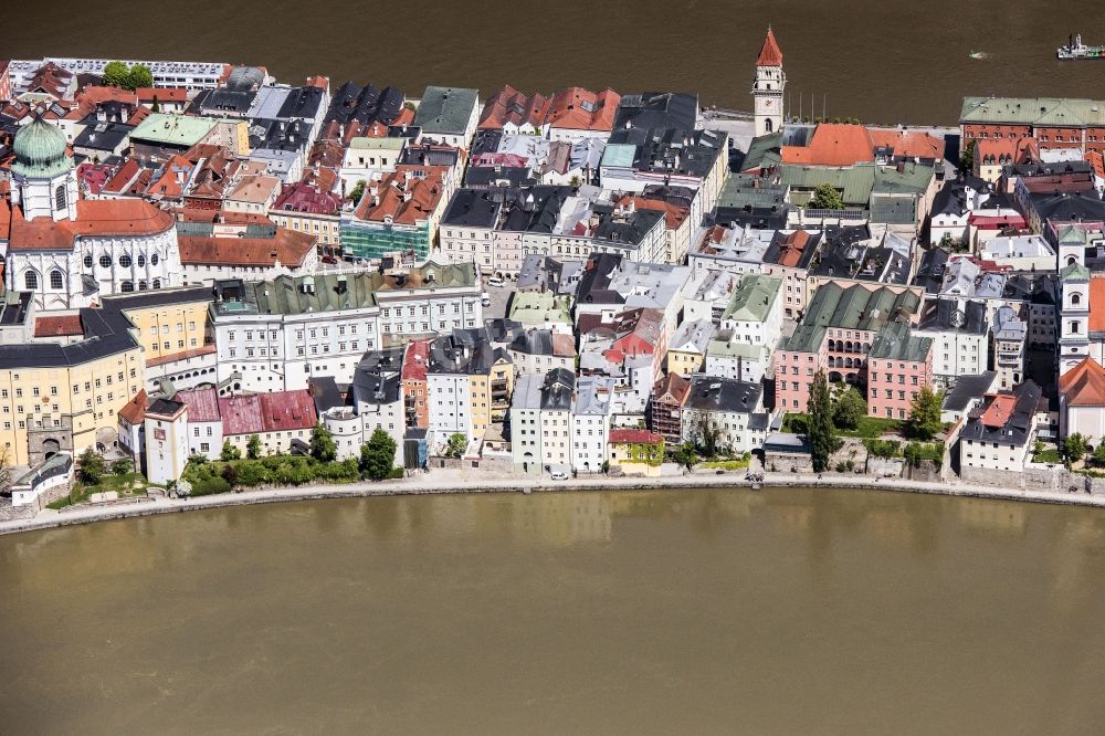 Passau from the bird's eye view: The university town of Passau in the state of Bavaria. Because of the junction of the rivers Ilz, Inn and Danube, Passau is also called Three Rivers Town