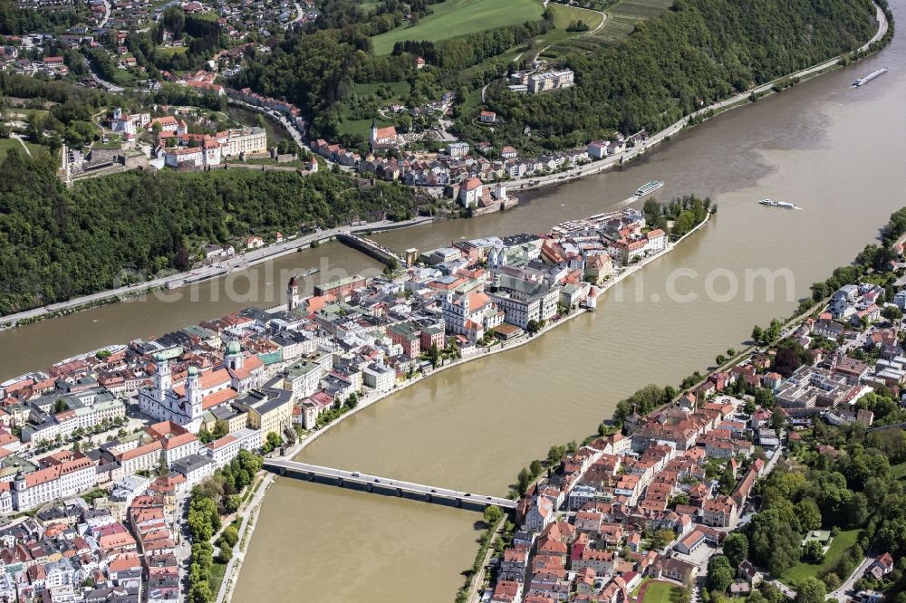 Aerial photograph Passau - The university town of Passau in the state of Bavaria. Because of the junction of the rivers Ilz, Inn and Danube, Passau is also called Three Rivers Town