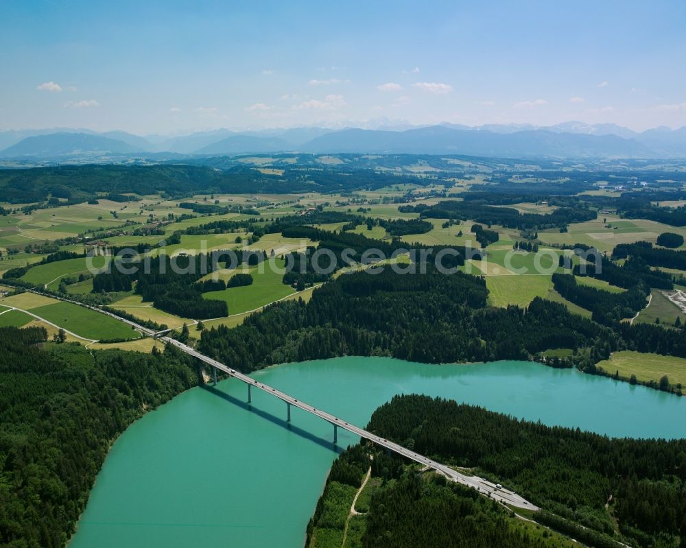 Schongau from the bird's eye view: The Lech Valley Bridge and its surroundings in Schongau in the state of Bavaria. The bridge connects Schongau on the west shore of the river and Peiting on the East side. The building runs across the Lech barrier lake. The bridge accommodates the federal highways 17 and 472