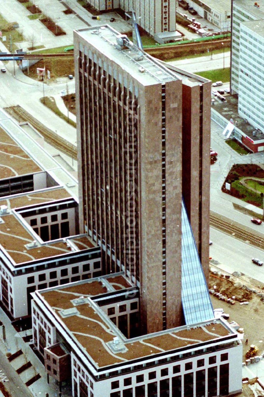 Aerial photograph Berlin - 12.02.1995 die Lichtuhr-Pyramide Marzahn Rhinstraße