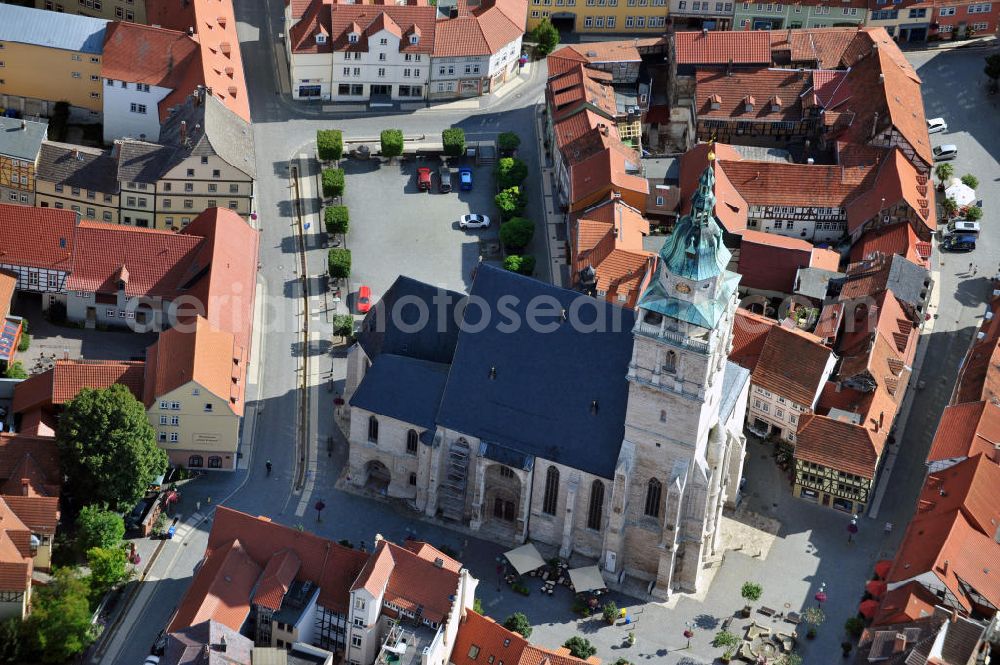 Bad Langensalza from the bird's eye view: Die evangelische Kirche St. Bonifacii, auch Marktkirche genannt, in der Altstadt von Bad Langensalza, Thüringen. The evangelical church St. Bonifacii, also called Marktkirche, in the historic district of Bad Langensalza, Thuringia.