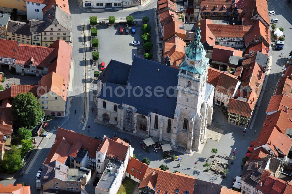 Aerial image Bad Langensalza - Die evangelische Kirche St. Bonifacii, auch Marktkirche genannt, in der Altstadt von Bad Langensalza, Thüringen. The evangelical church St. Bonifacii, also called Marktkirche, in the historic district of Bad Langensalza, Thuringia.