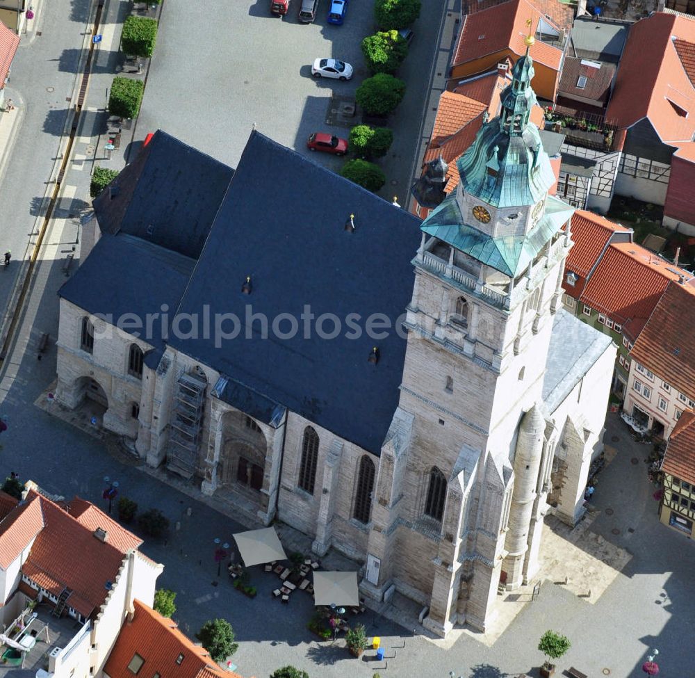 Aerial photograph Bad Langensalza - Die evangelische Kirche St. Bonifacii, auch Marktkirche genannt, in der Altstadt von Bad Langensalza, Thüringen. The evangelical church St. Bonifacii, also called Marktkirche, in the historic district of Bad Langensalza, Thuringia.