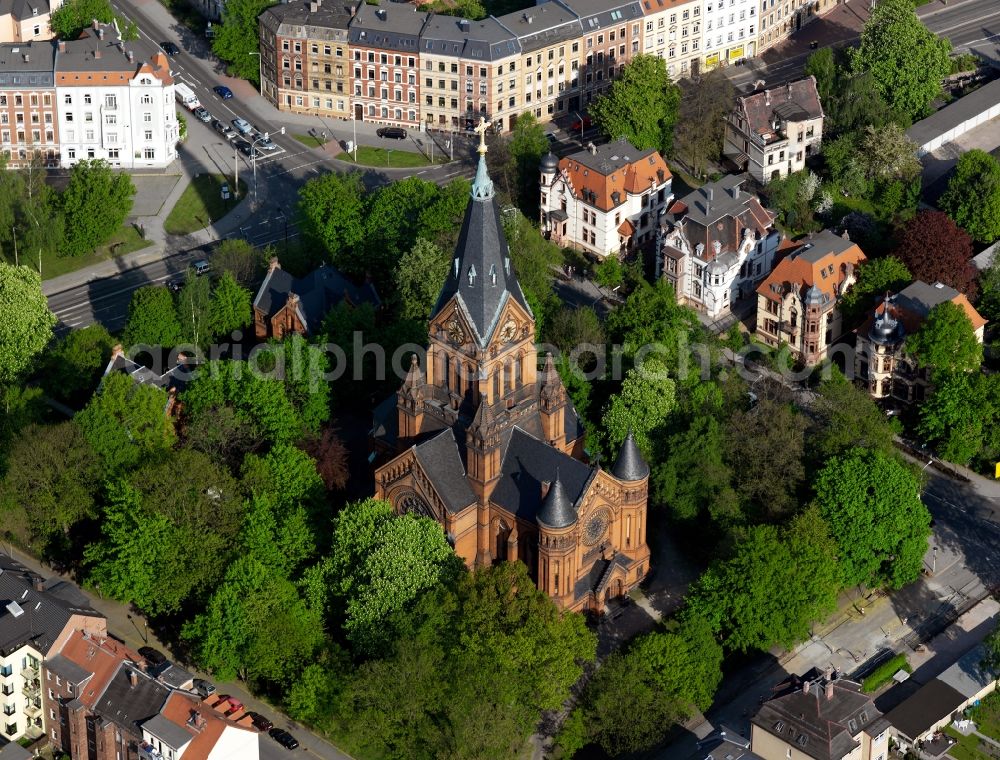 Aerial image Zwickau - The Church of St. Moritz in the city of Zwickau is surrounded by a residential area, which is accessible verkehrstechnich well. It is located in a small park, surrounded by trees. In 1212, the church is first mentioned