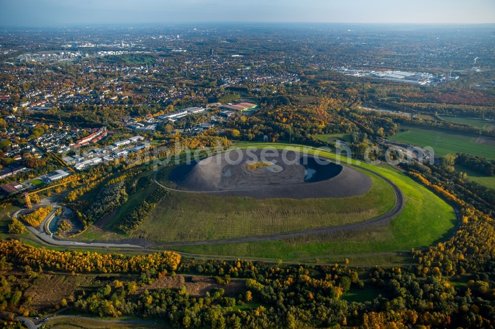 Aerial image Gladbeck - The Mottbruchhalde in Gladbeck in North Rhine-Westphalia. North of Mottbruchhalde is the nature reserve (NSG) Natroper field