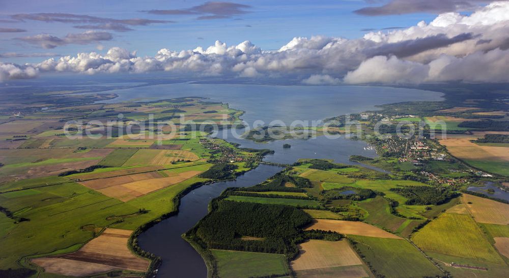 Rechlin from above - Blick über die Müritz in der Mecklenburgischen Seenplatte nach Norden. Die Müritz ist zweitgrößte Binnensee Deutschlands und der größte, der komplett innerhalb Deutschlands liegt. View over the Mueritz in the Mecklenburg Lake District to the north. It is second largest lake in Germany and the largest, which lies entirely within Germany.