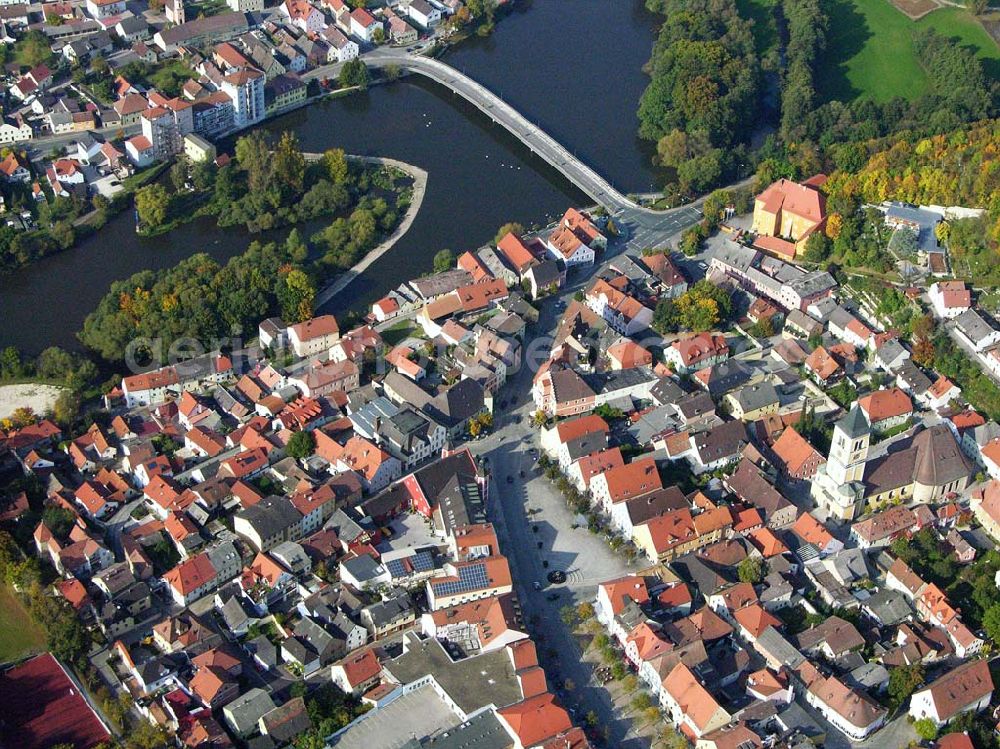 Burglengenfeld / Bayern from the bird's eye view: Blick auf das Stadtzentrum von Burglengenfeld.Mit im Bild die Stadtpfarrkirche St. Vitus. Stadt Burglengenfeld: Marktplatz 2-6, 93133 Burglengenfeld; Tel. (09471) 7018-0, Fax. (09471) 701845;