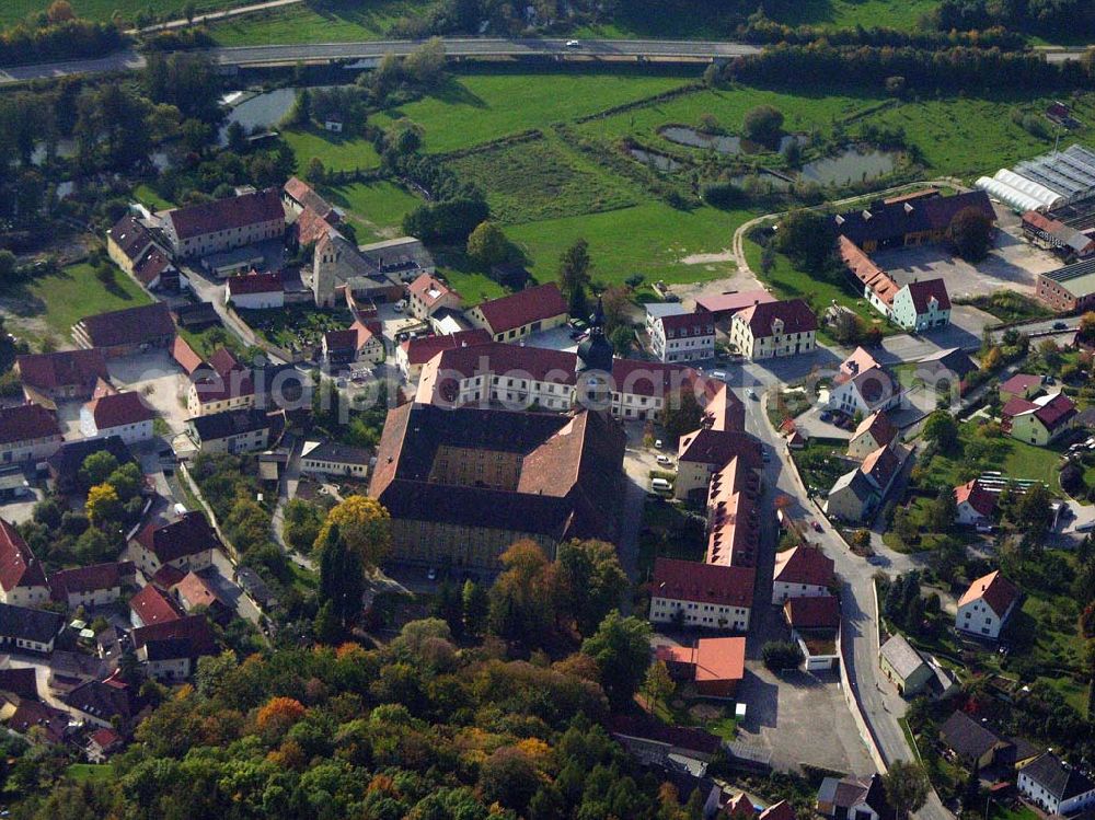 Burglengenfeld / Bayern from the bird's eye view: Blick auf das Stadtzentrum von Burglengenfeld Stadt Burglengenfeld: Marktplatz 2-6, 93133 Burglengenfeld; Tel. (09471) 7018-0, Fax. (09471) 701845;