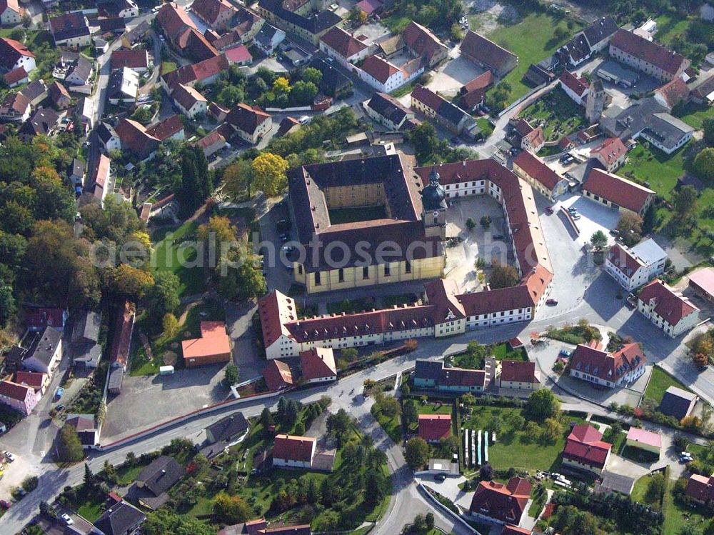 Aerial photograph Burglengenfeld / Bayern - Blick auf das Stadtzentrum von Burglengenfeld Stadt Burglengenfeld: Marktplatz 2-6, 93133 Burglengenfeld; Tel. (09471) 7018-0, Fax. (09471) 701845;