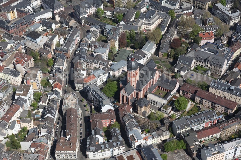 Mainz from the bird's eye view: The parish church of St. Stephan in Mainz in the state of Rhineland-Palatinate is located in the south of the historic city of Mainz and is known for its Chagall windows