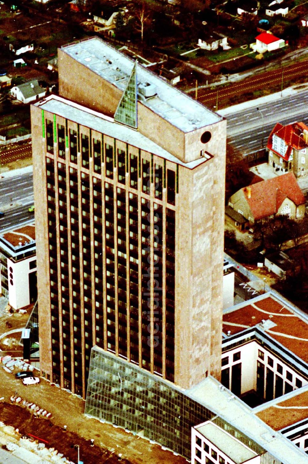 Berlin from above - 12.02.1995 die Pyramide Marzahn Rhinstraße