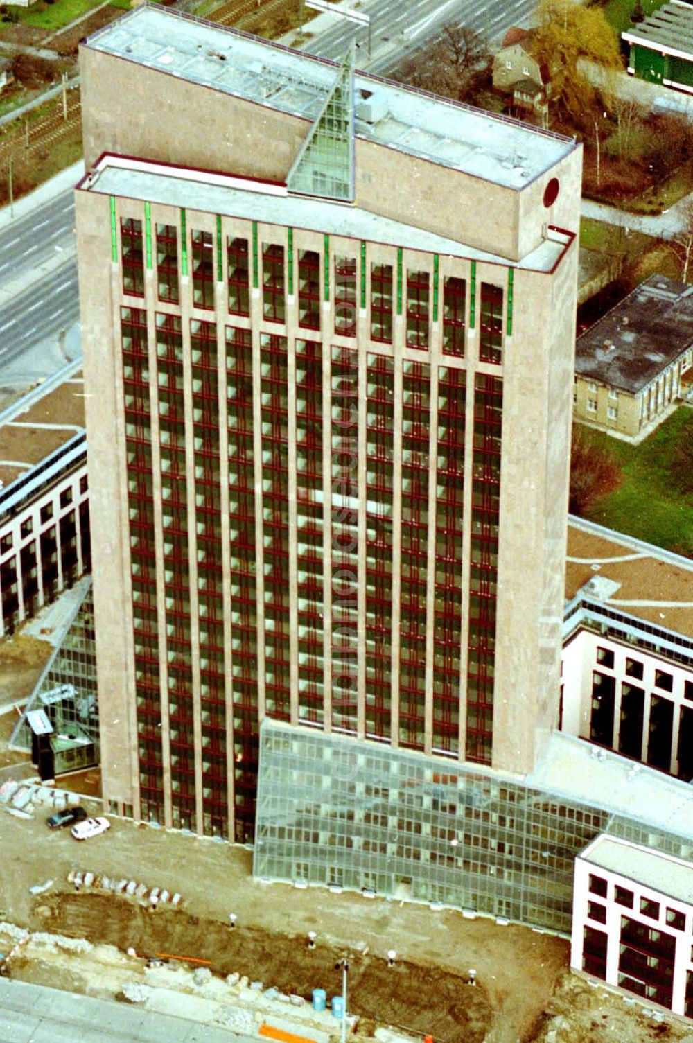 Berlin from the bird's eye view: 12.02.1995 die Pyramide Marzahn Rhinstraße