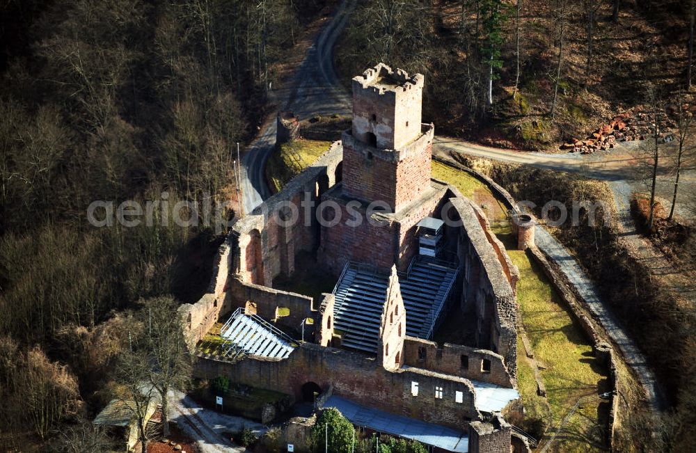 Freudenberg from the bird's eye view: The Freudenberg castle, also called Freudenburg, is a ruin in Freudenberg in the Main-Tauber county in Baden-Wuerttemberg. In 1197, Bishop Henry II build a residential tower, which was extended then. The courtyard of the ruins now serves as an open-air stage