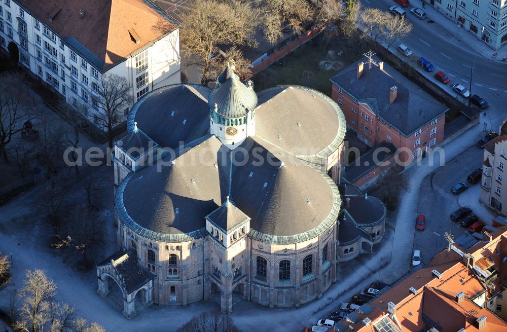 München from the bird's eye view: Katholische Pfarrkirche St. Rupert am Kiliansplatz in München. The Catholic St. Rupert Church at the Kiliansplatz in Munich.