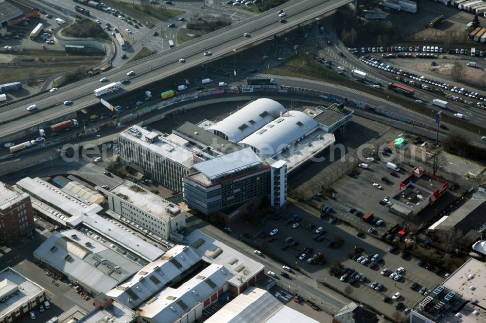 Frankfurt am Main from the bird's eye view: The Samson works in Frankfurt am Main in Hesse. SAMSON AG is founded in 1907 by Hermann Sandvoss. The company is specialized in the control device technology. samson.de. samson.de