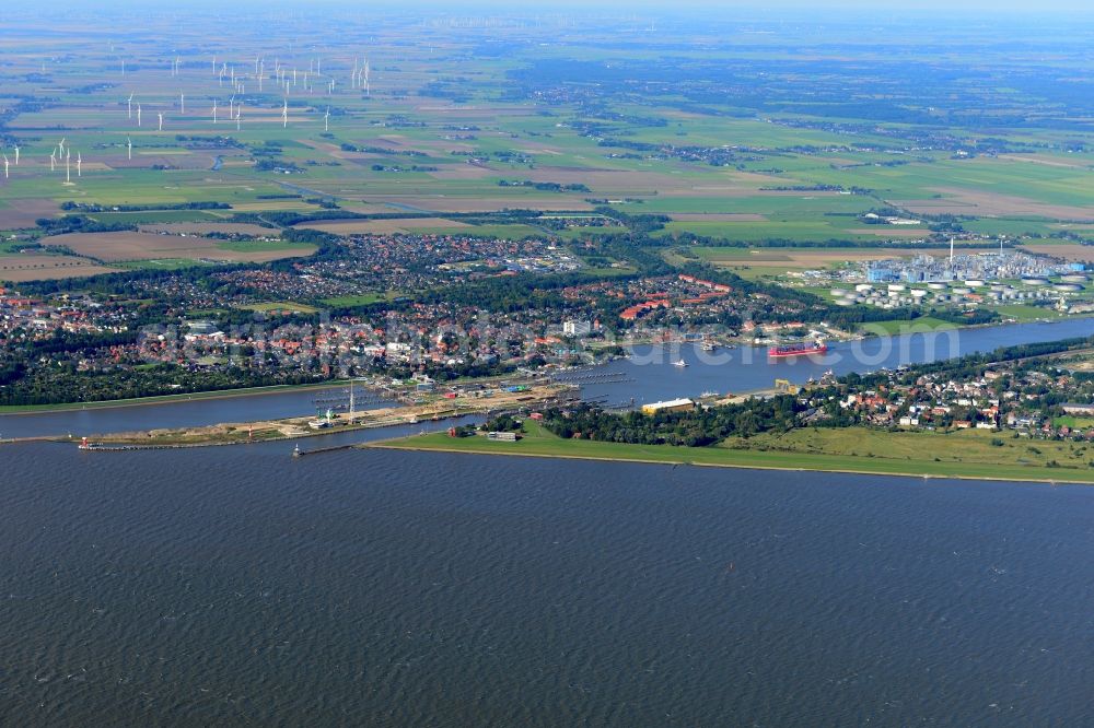 Aerial photograph Brunsbüttel - The watergate of the North-East Sea Channel in Brunsbuettel at the mouth of the river Elbe in the state of Schleswig-Holstein